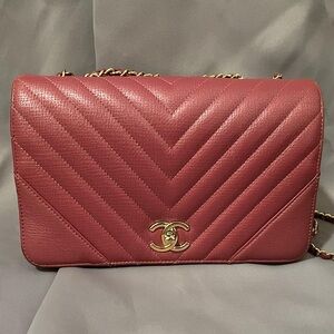 Pre-Loved Authentic CHANEL Calfskin Chevron Quilted Statement Flap Pink